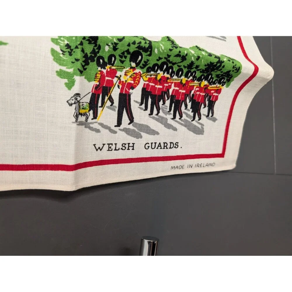 Vintage Mid‎ Century Irish Cabins Linen Souvenir Tea Towel - The Queens Guards